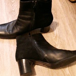 Leather boot